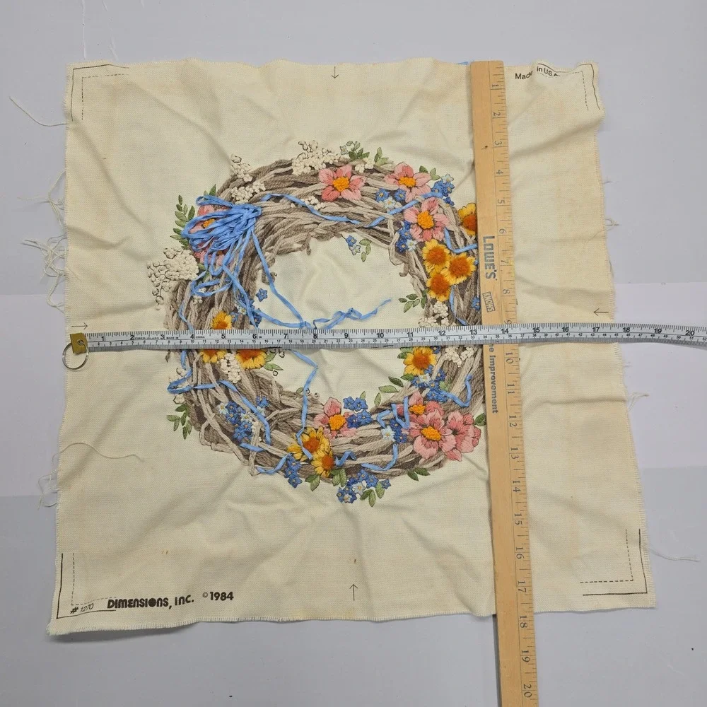 Vintage Dimensions Inc 1984 Floral‎ Wreath Crewel Embroidery Fabric Piece 1270